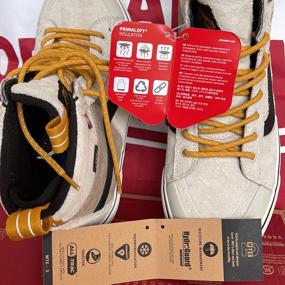 Vans WMNS Sk8-Hi Mte-2
Utility Pop White Multi
VNOA5HZZJ5K
boots - sneakers - Picture 13 of 16